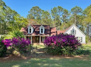 538 W Fairfield Rd, Dillon, SC 29536