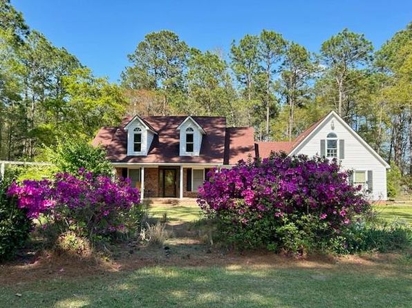 538 W Fairfield Rd, Dillon, SC 29536