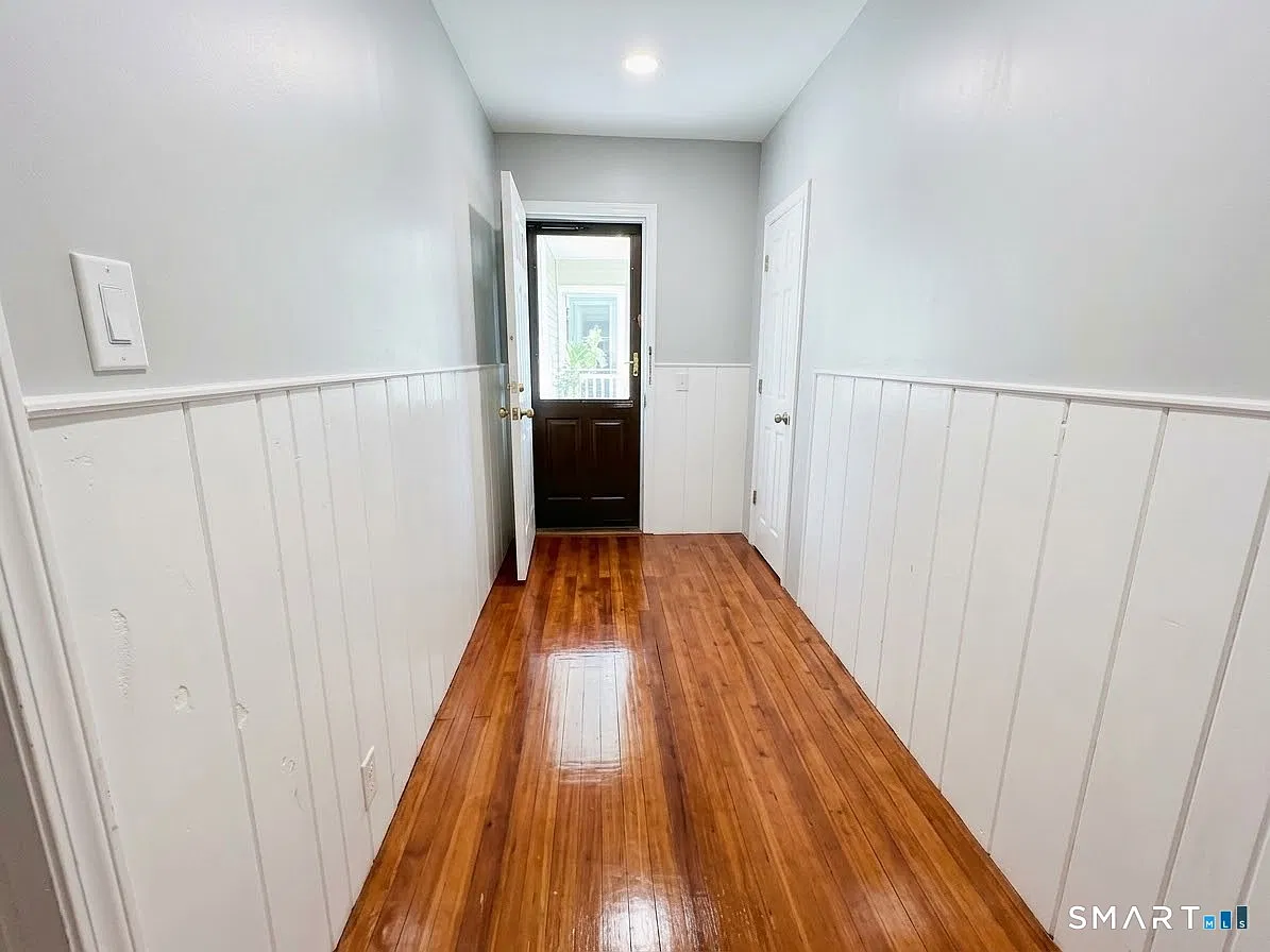 3 bed, 1.0 bath, 1092 sqft, $1,995 — Photo 4