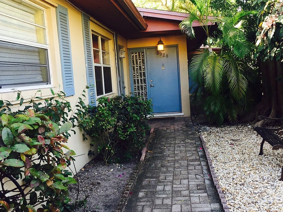 1st image of 2930 Louise St #2928