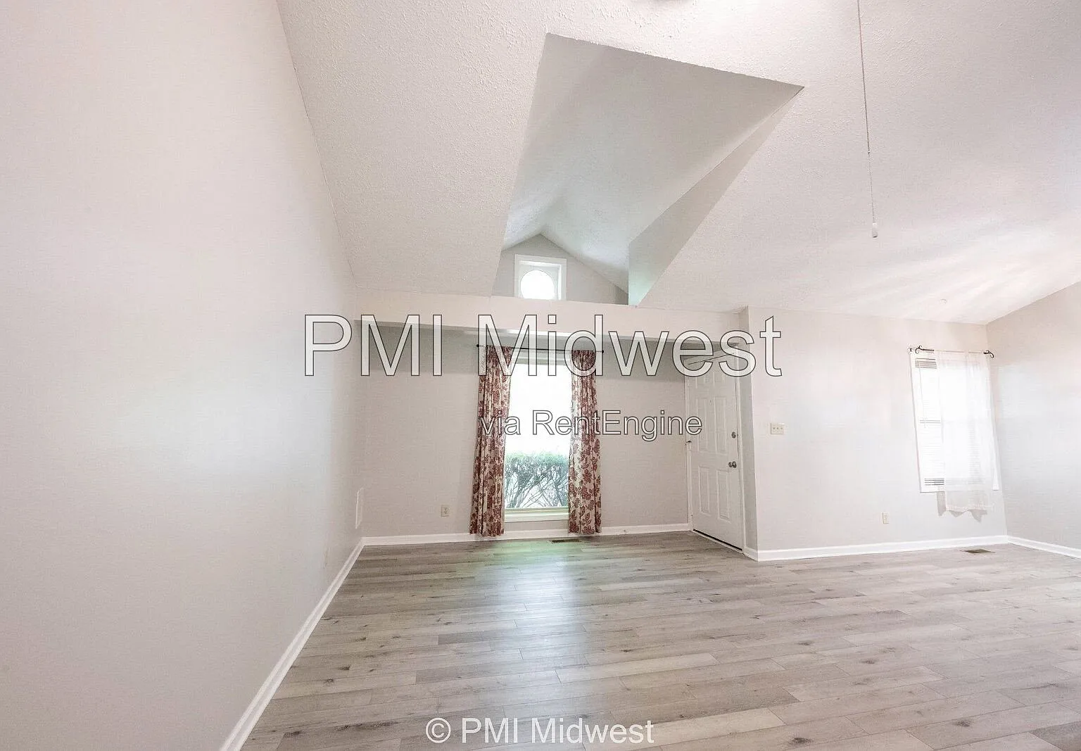 2 bed, 2.0 bath, 1464 sqft, $1,199 — Photo 3