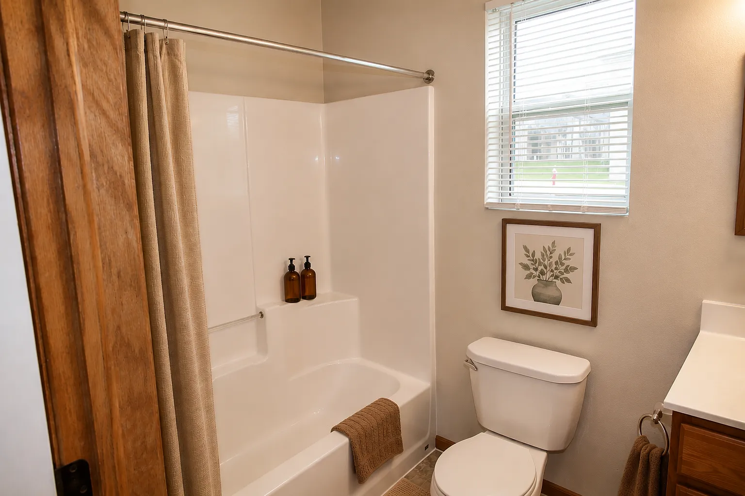 3 bed, 1064 sqft, $1,375 — Photo 4