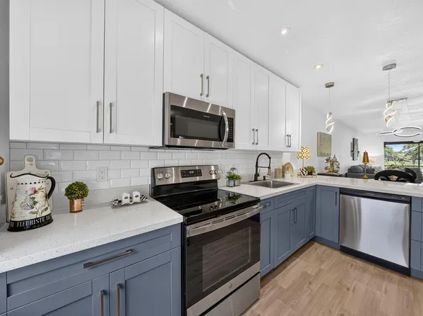 8425 Casa Del Lago #H, Boca Raton, FL 33433