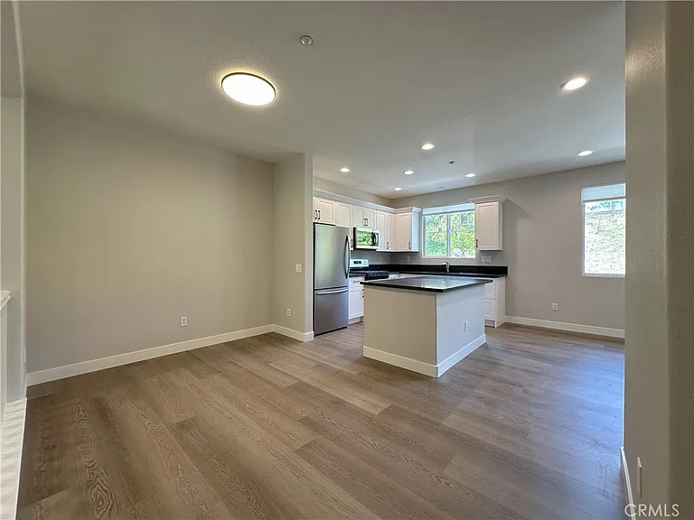 2252 Schlaepfer Dr — Photo 8