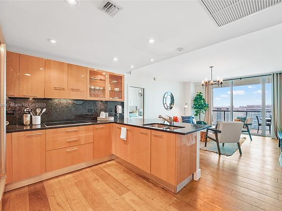 5th image of 6799 Collins Ave APT 1506