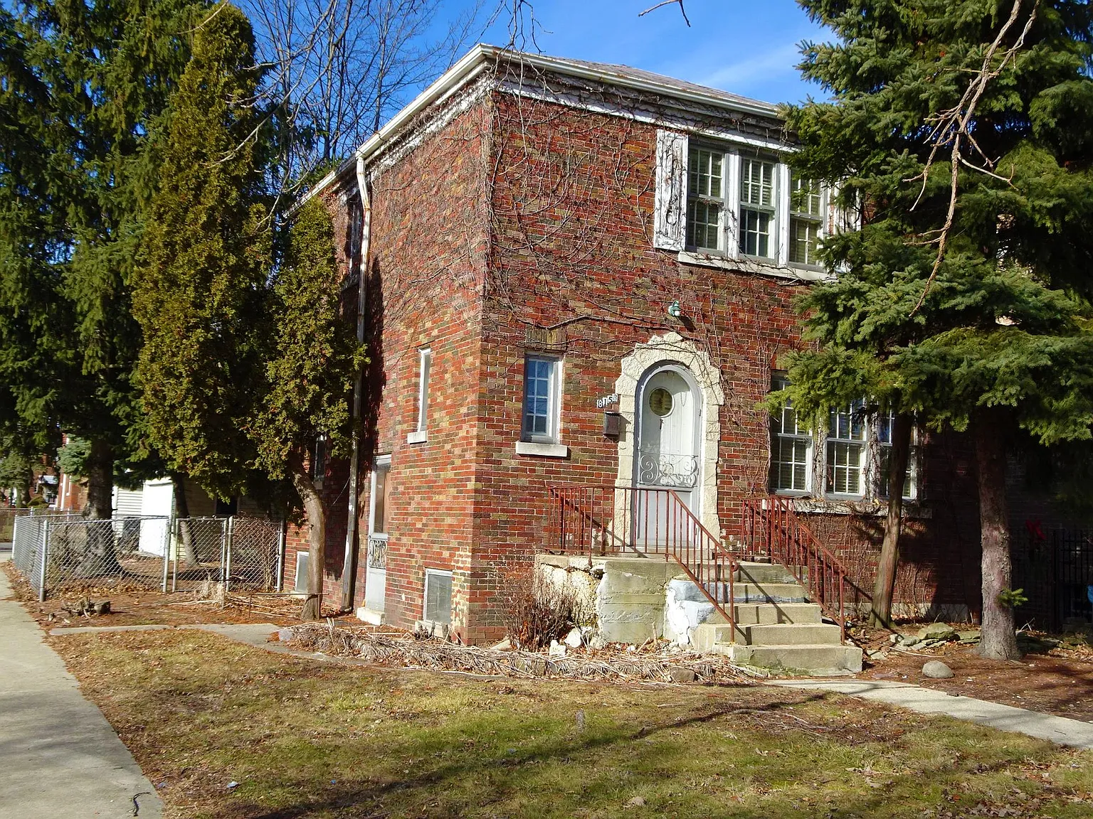 8158 S Washtenaw Ave photo 1
