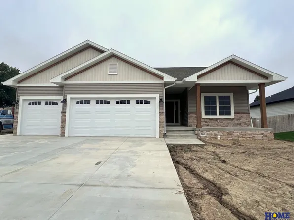 606 Timberline Cir, Milford, NE 68405