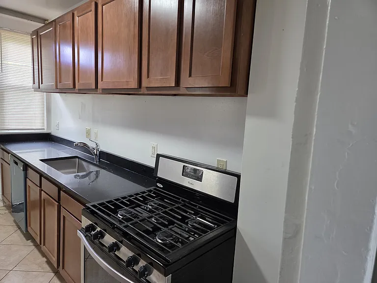 743 Springfield Ave — Photo 6