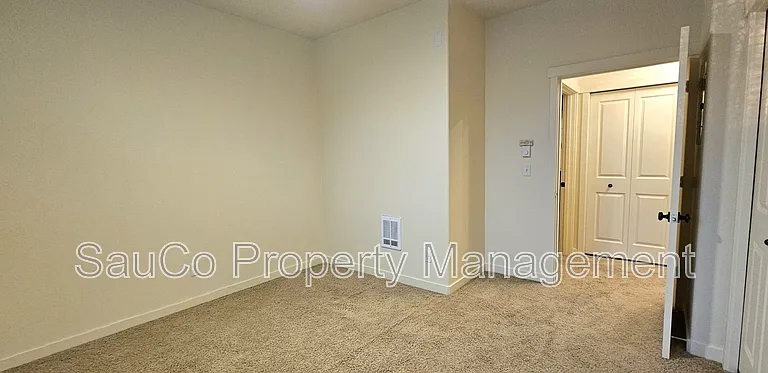 8078 NE Miriam Way — Photo 13