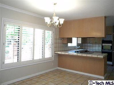 5th image of 10701 Artrude St