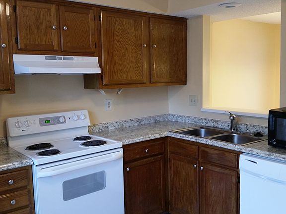 3rd image of 5902 Bayswater Ln