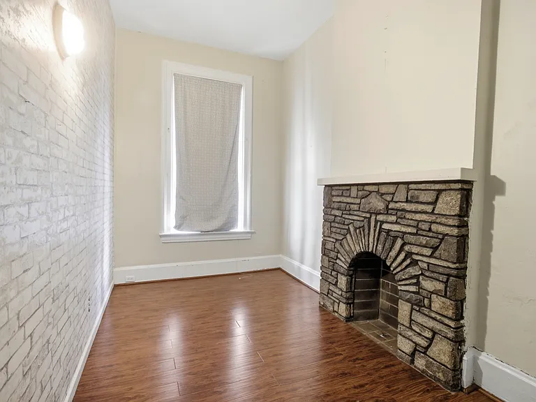 122 E University Ave #1 — Photo 9
