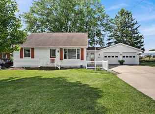 117 West St, Dane, WI 53529