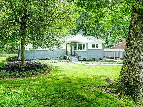 2nd image of 3037 Weymouth Dr