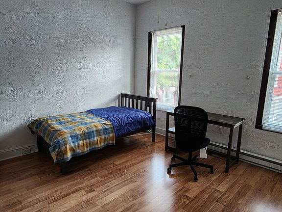 Bedroom 162 sq. ft.