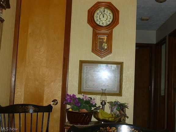 2nd image of 1302 Pembrooke Dr APT E