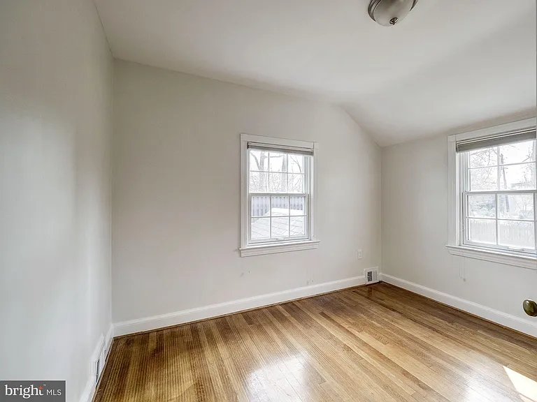 5208 Glenwood Rd — Photo 31