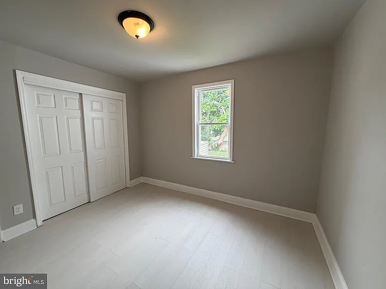 124 Robbins Ave #B — Photo 16