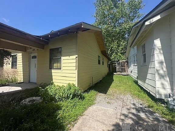 2nd image of 422 Saint Rose Ave