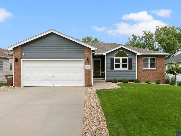 2080 Gunnison Dr, Lincoln, NE 68521