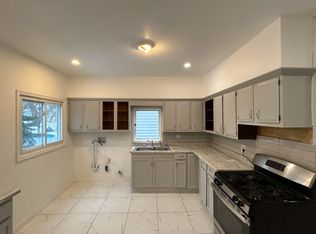 130 Park Pl APT 2, Schenectady, NY 12305