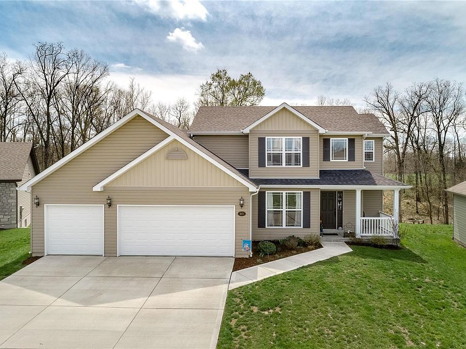 Welcome to 169 September Street, Moscow Mills, MO and a premium lot .774 acre! Less than 3 years old!