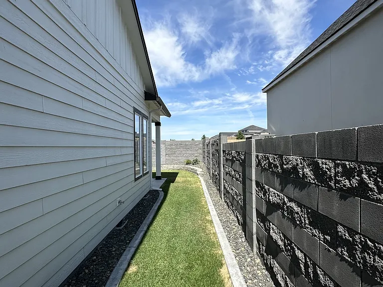 2285 Estate Ave — Photo 35