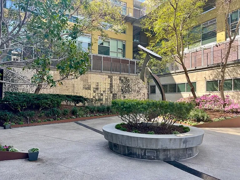 350 11th Ave — Photo 12