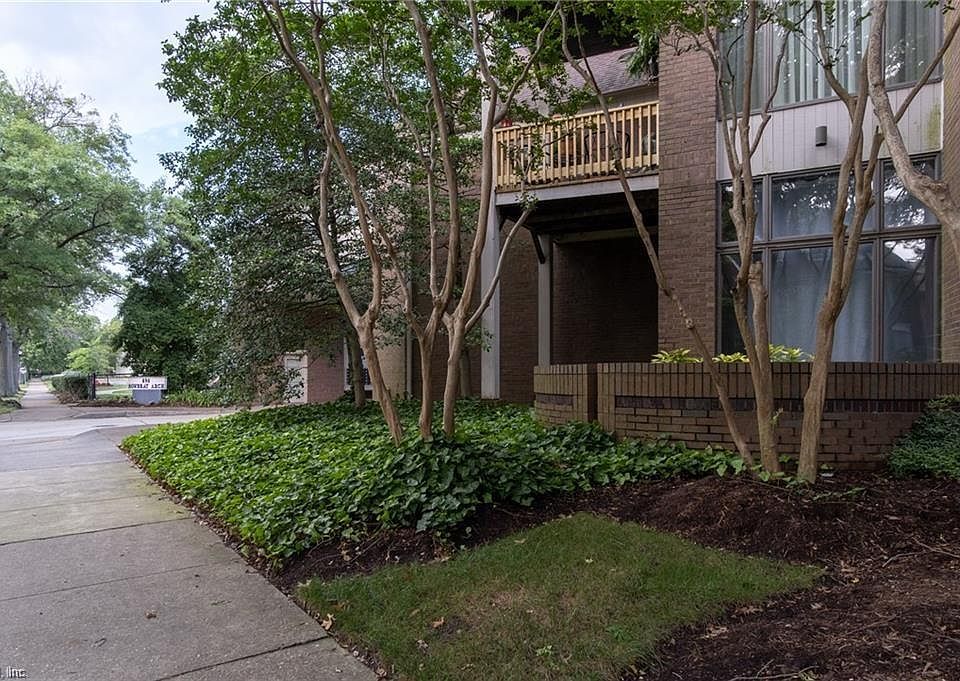 1st image of 696 Mowbray Arch APT 850