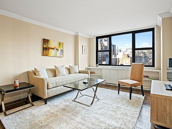 2nd image of 130 E 18th St APT 8B
