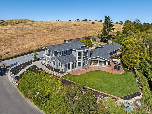 2nd image of 1825 Mountain View Drive