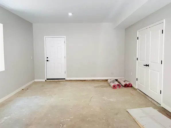 84 Logan Avenue image 17 of 19