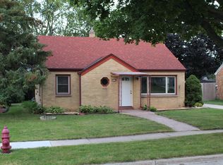 2612 S 92nd St, West Allis, WI 53227