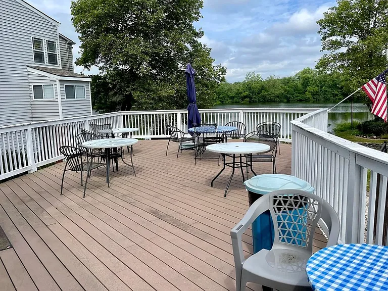 2414 Lake Park Rd — Photo 4