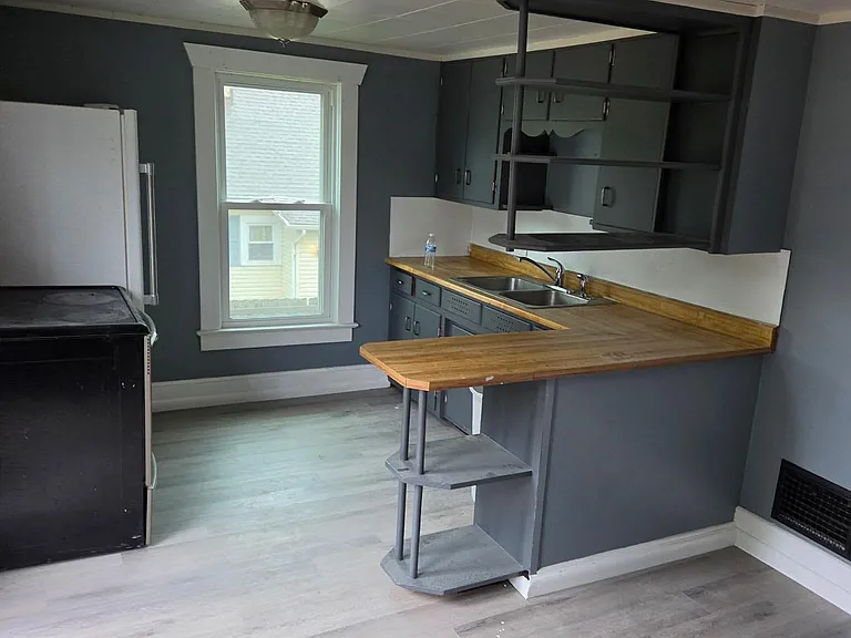 1023 Warren Rd #A — Photo 1