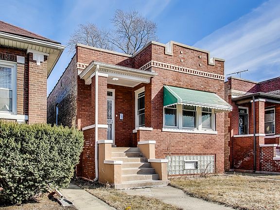 3rd image of 2421 S 60th Ct
