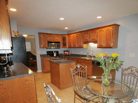 5th image of 131 Meadow Green Dr