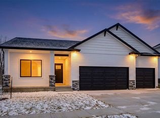 9938 Watermeadow Cir, Johnston, IA 50131