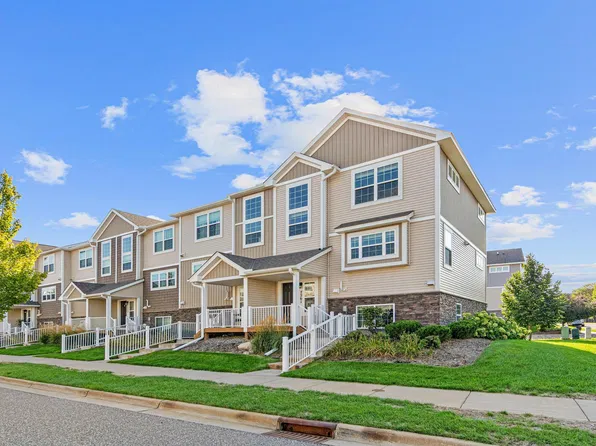 7561 Woods Edge Blvd, Lino Lakes, MN 55014