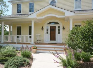 W303N8697 Woodland Dr, Hartland, WI 53029