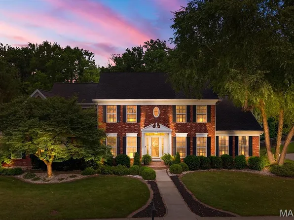 218 W Stonybrook Dr, O'Fallon, IL 62269