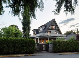 1030 Saint Charles St, Victoria, BC V8S 3P6