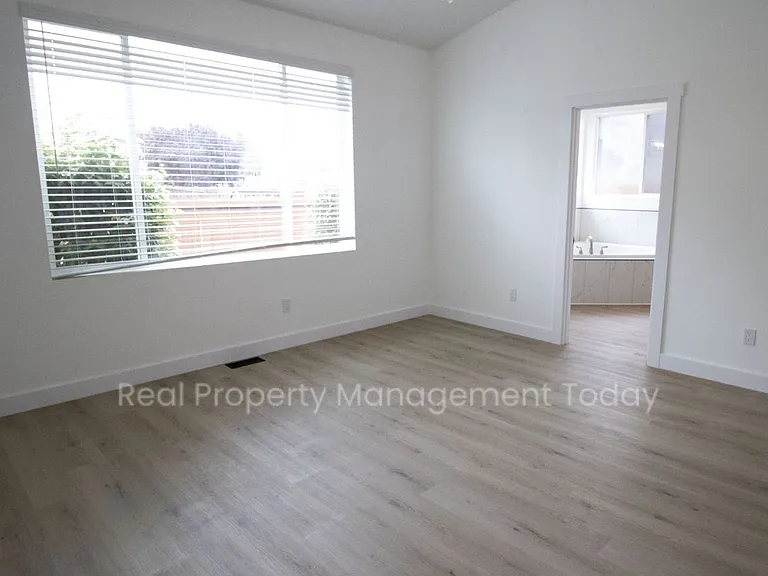 105 Lane Blvd NW — Photo 16
