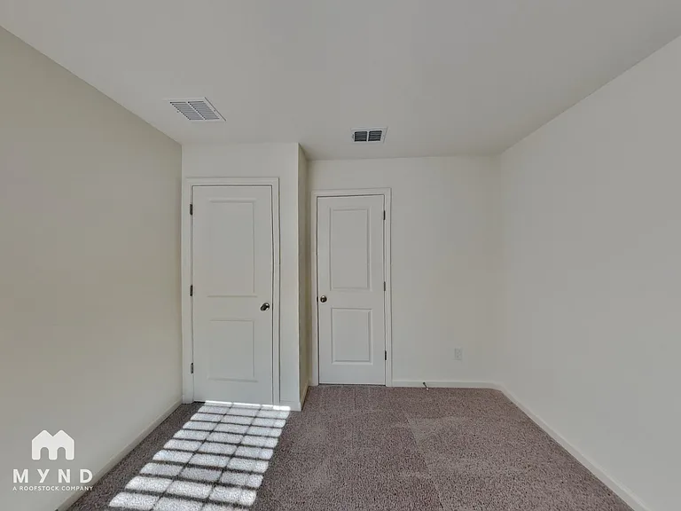 119 Saginaw Ct — Photo 18