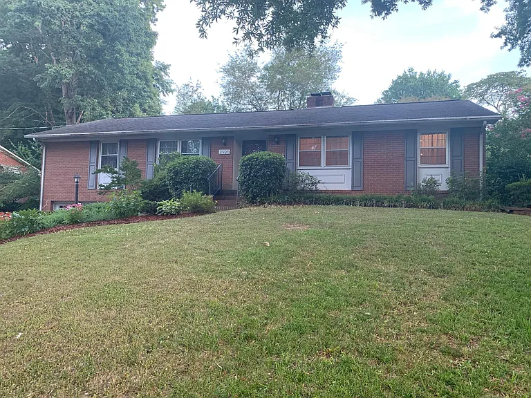 2920 Northbridge Rd — Photo 2