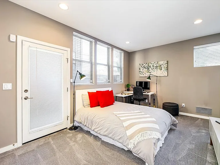 4038 California Ave SW — Photo 20