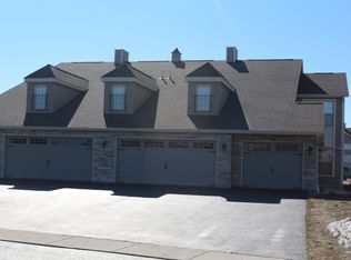 930 Arvle Cir #930, Sycamore, IL 60178