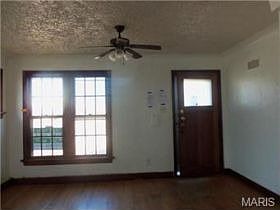 3rd image of 2046 Hildred Ave