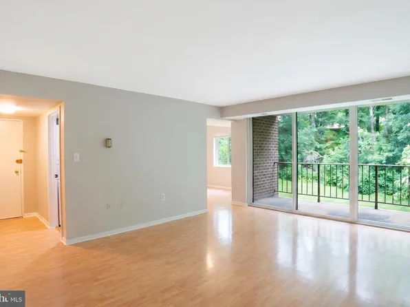 1422 Northgate Sq APT 12B, Reston, VA 20190