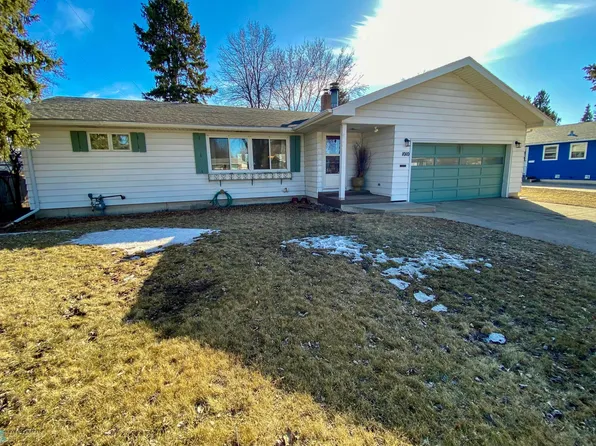1010 16th Ave S, Fargo, ND 58103